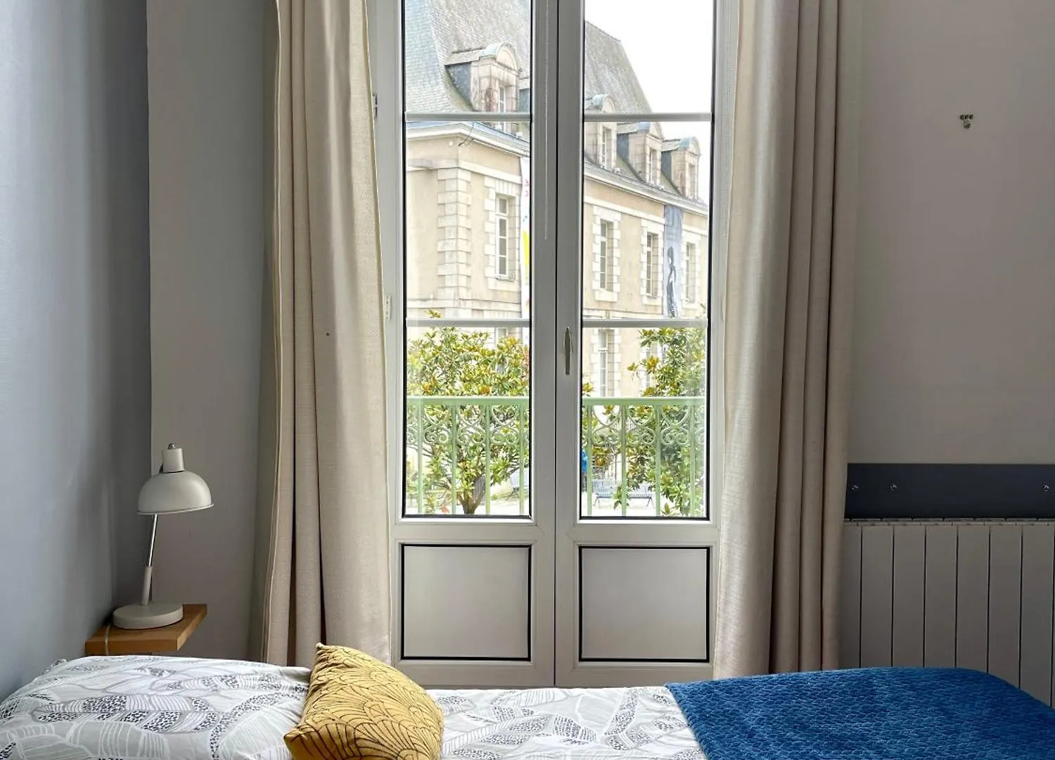 Apartment Le Balcon De La Place Dinan France