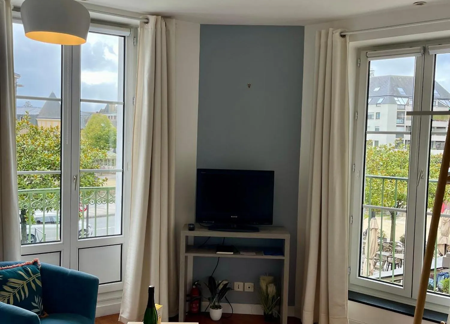 Le Balcon De La Place Dinan France